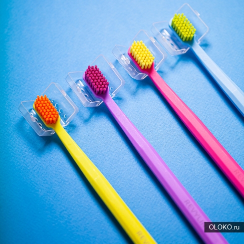 Набор зубных щеток Revyline SM6000 - специально для школьников. 
